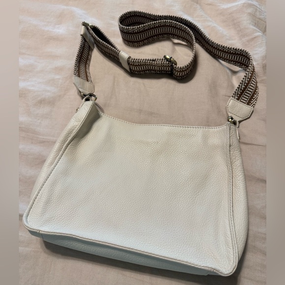 HOBO Handbags - HOBO Cream Shoulder Bag